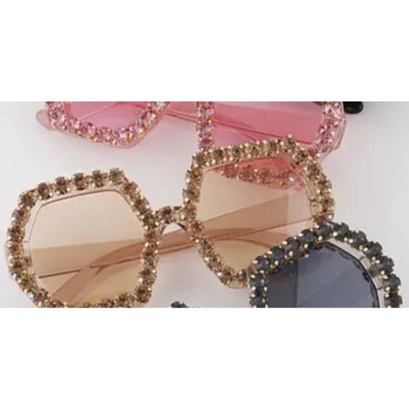 Wholesale mix dozen of sunglasses for women